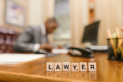 Dlaczego wybrałem karierę prawniczą: osobiste przesłanki i aspiracje