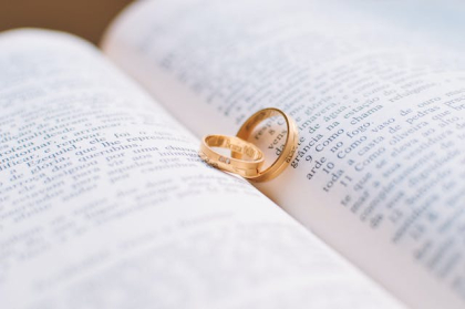 Zawieranie małżeństwa u notariusza - co warto wiedzieć?