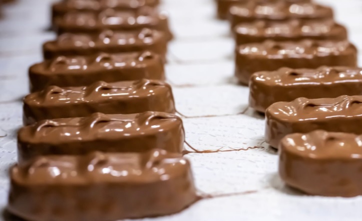 Jak utrzymać higienę procesu: które elementy maszyny do czekolady wymagają regularnego czyszczenia i dlaczego?