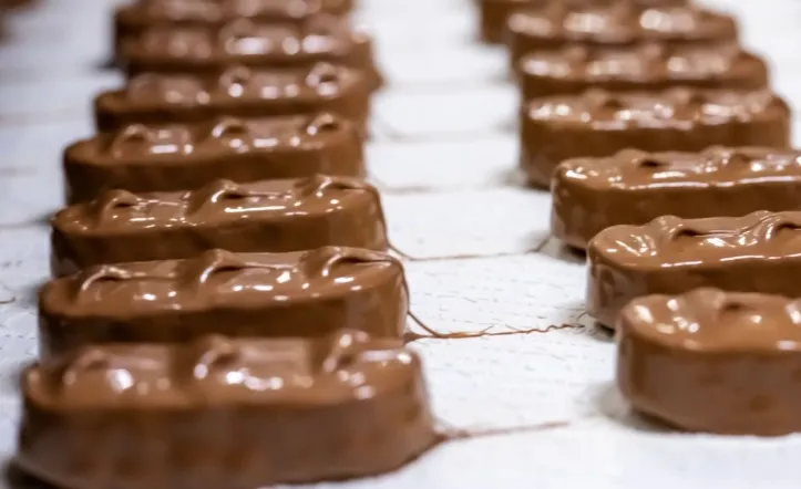 Jak utrzymać higienę procesu: które elementy maszyny do czekolady wymagają regularnego czyszczenia i dlaczego?